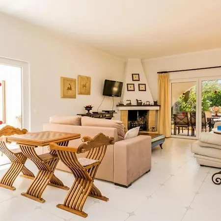 New! Amazing 3 Bedroom In Carvoeiro! Villa *
