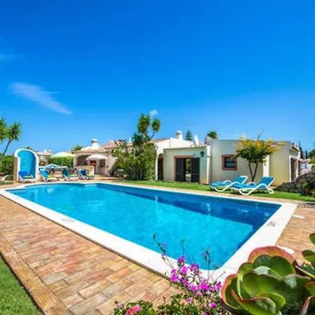 New! Amazing 3 Bedroom In Carvoeiro! Villa