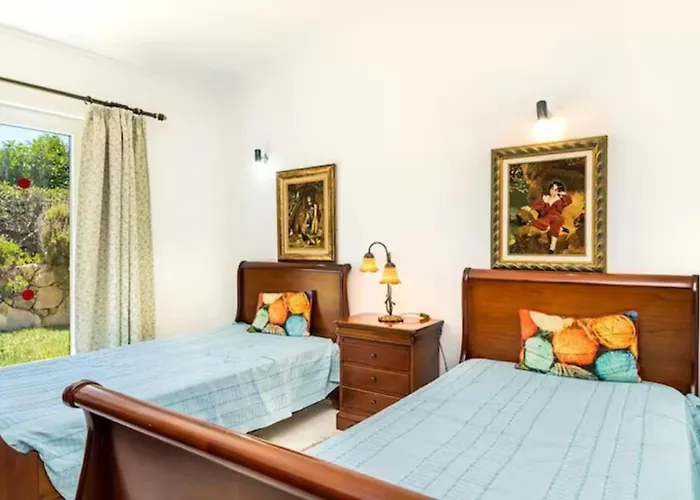 New! Amazing 3 Bedroom In Carvoeiro! Villa